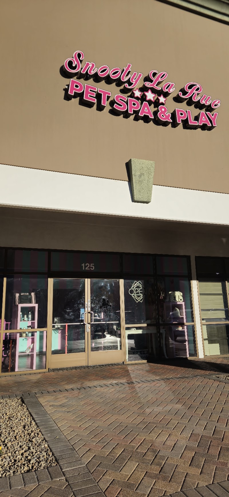 Snooty LaRue Pet Spa & Play