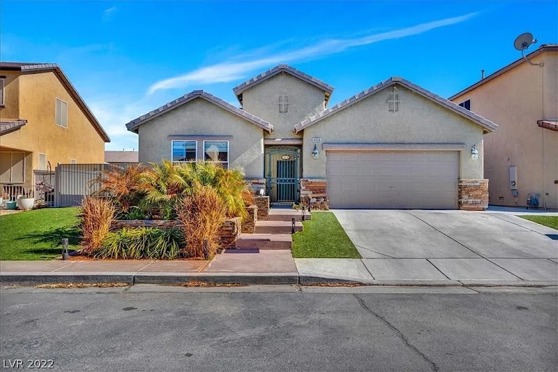 Luz Rodriguez, Las Vegas REALTOR - Signature Real Estate Group